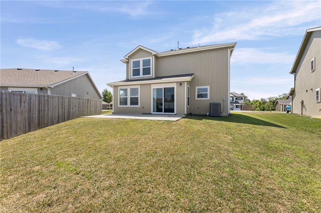 1607 Bluestem Drive — photo 35