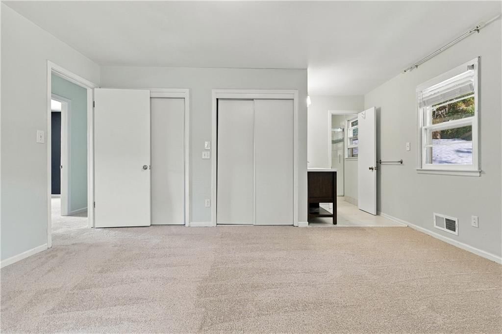 Photo 22 of 34 - 6819 Caenen Avenue, Shawnee, KS 66216