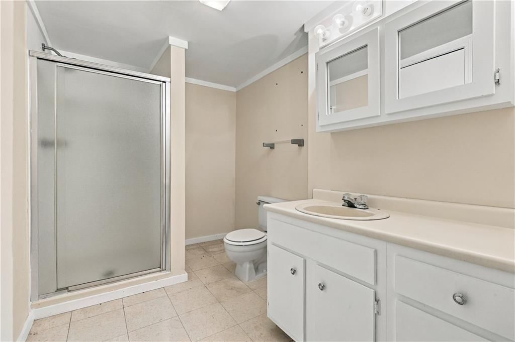 Photo 30 of 34 - 6819 Caenen Avenue, Shawnee, KS 66216