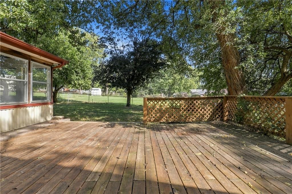 Photo 33 of 34 - 6819 Caenen Avenue, Shawnee, KS 66216