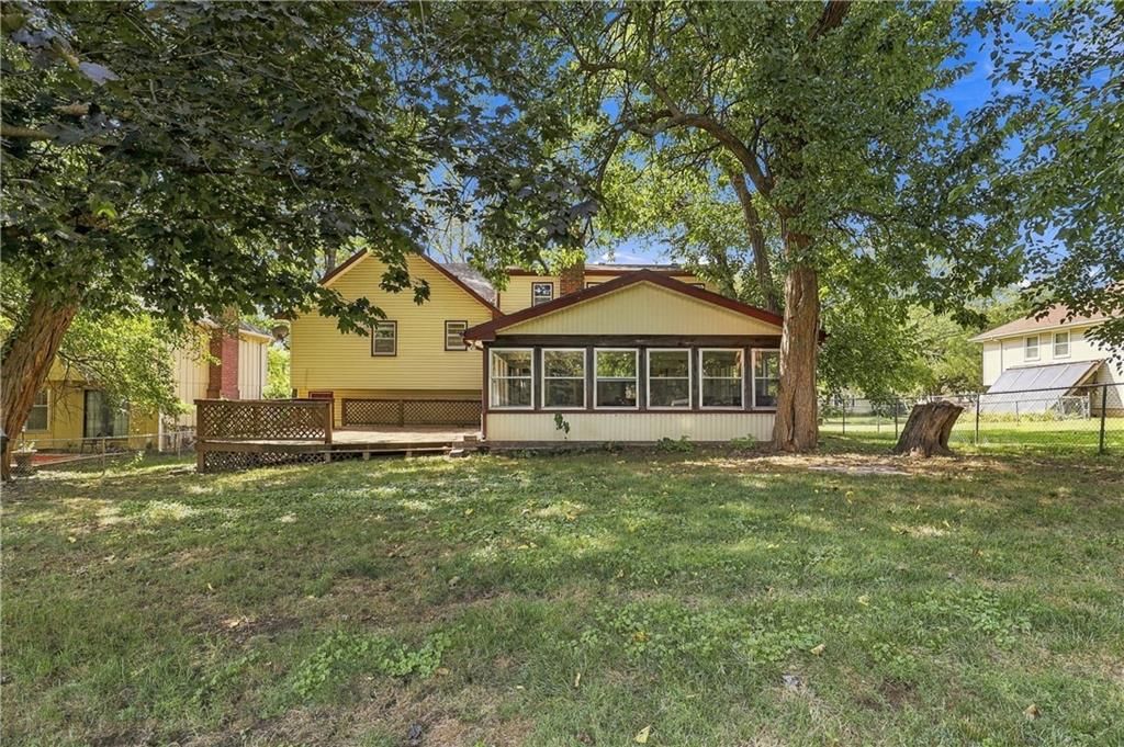 Photo 34 of 34 - 6819 Caenen Avenue, Shawnee, KS 66216