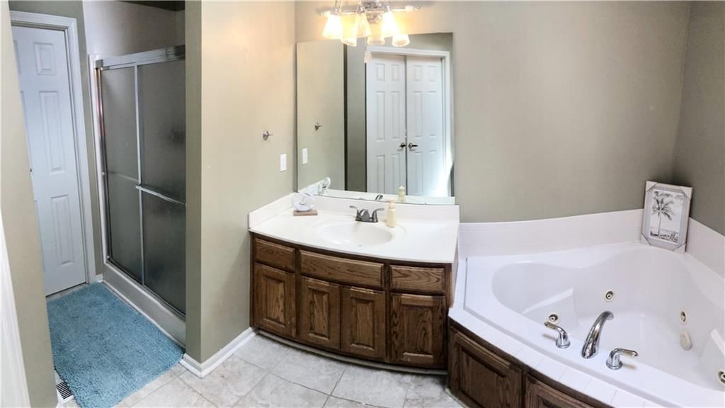 Photo 19 of 50 - 14113 Cameron Road, Excelsior Springs, MO 64024