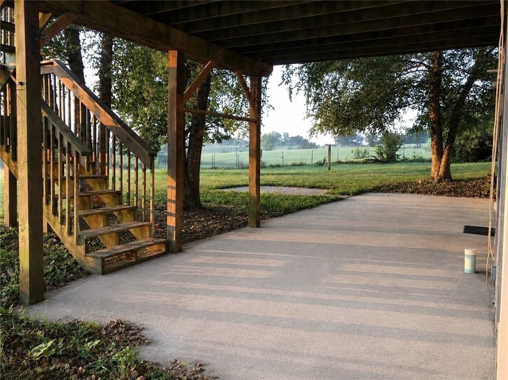 Photo 32 of 50 - 14113 Cameron Road, Excelsior Springs, MO 64024