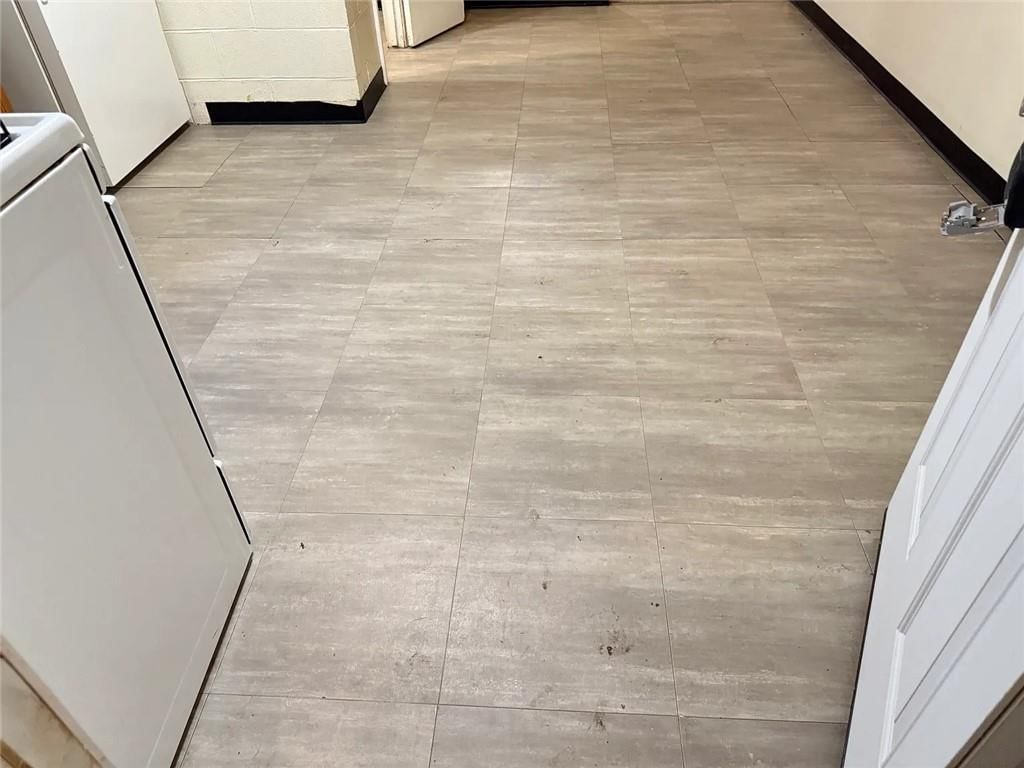 321 W 5th Street — photo 12