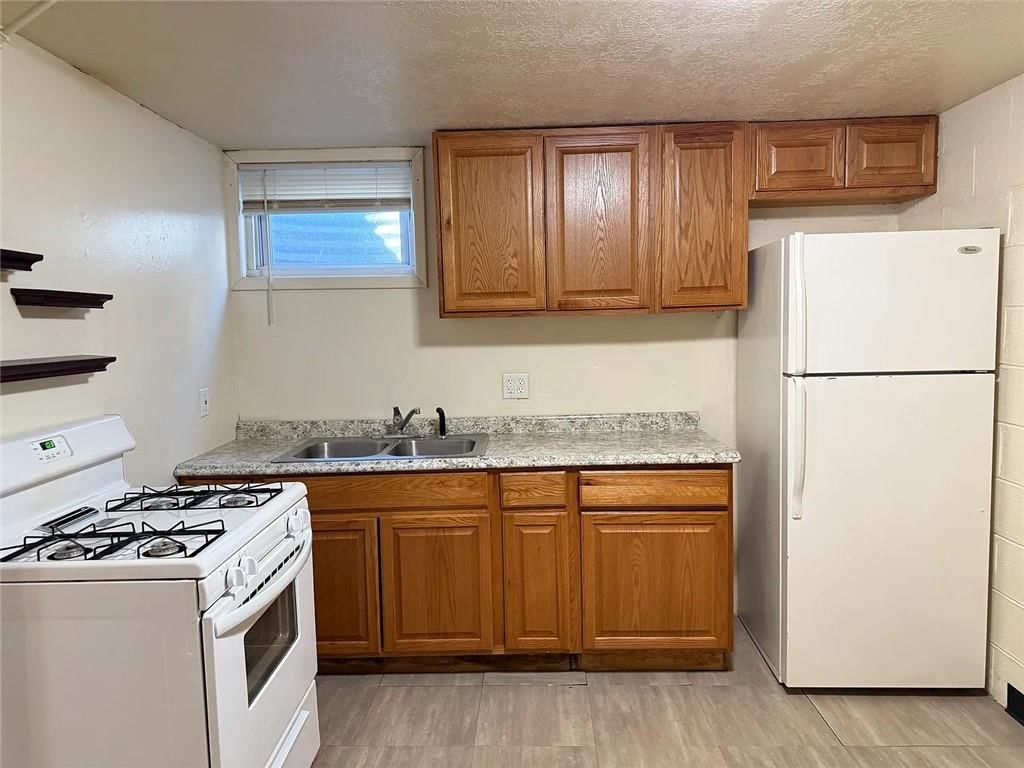 321 W 5th Street — photo 14