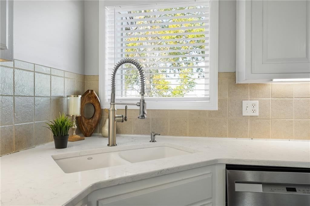 14300 Robinson Street — photo 19