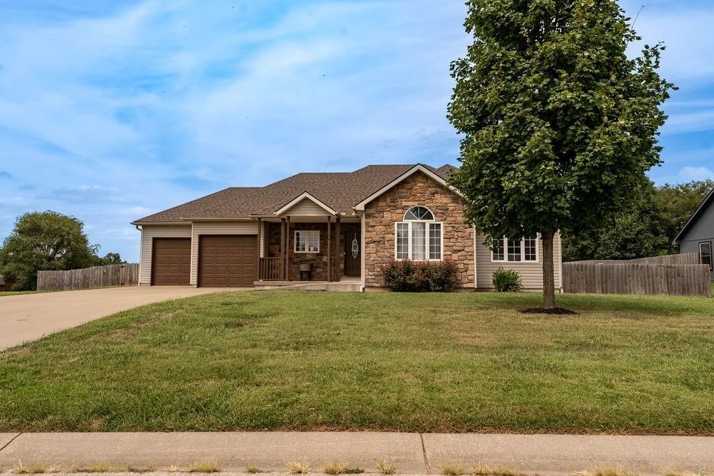 104 Harlequin Drive — photo 4