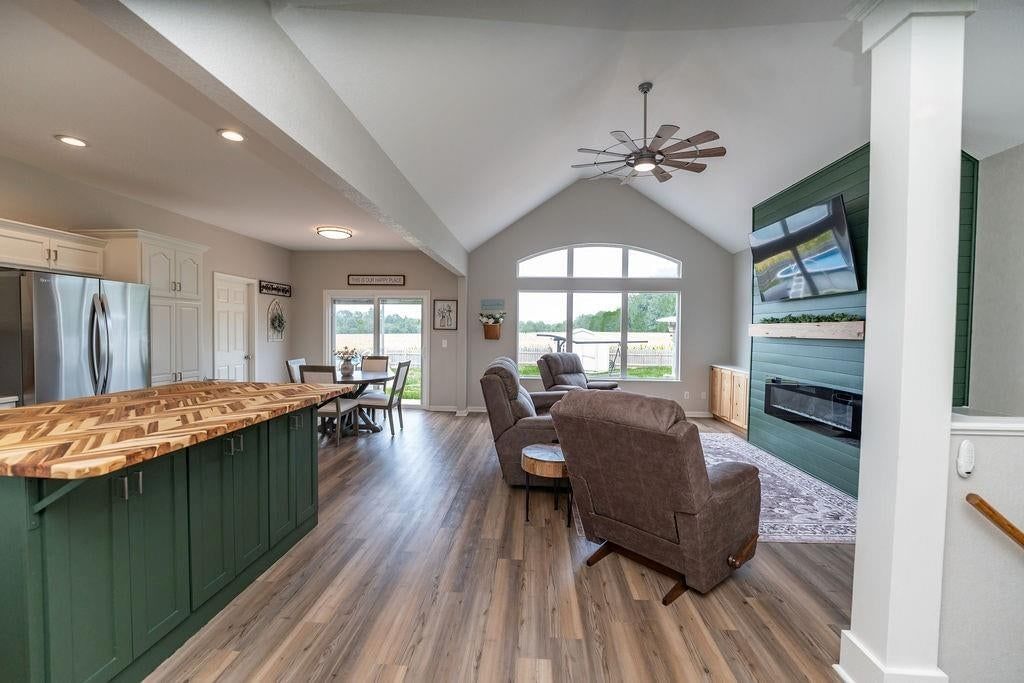 104 Harlequin Drive — photo 6
