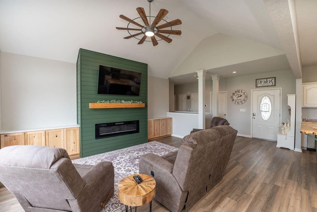 104 Harlequin Drive — photo 9
