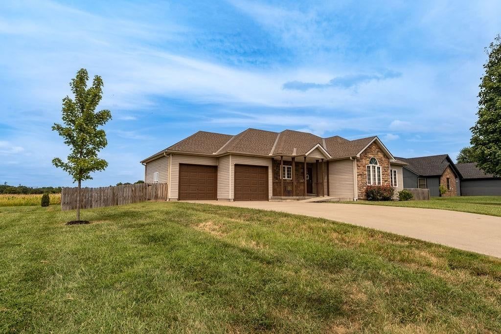 104 Harlequin Drive — photo 38