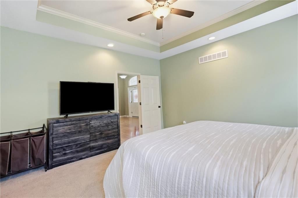 Photo 19 of 50 - 9451 N Adrian Avenue, Kansas City, MO 64154