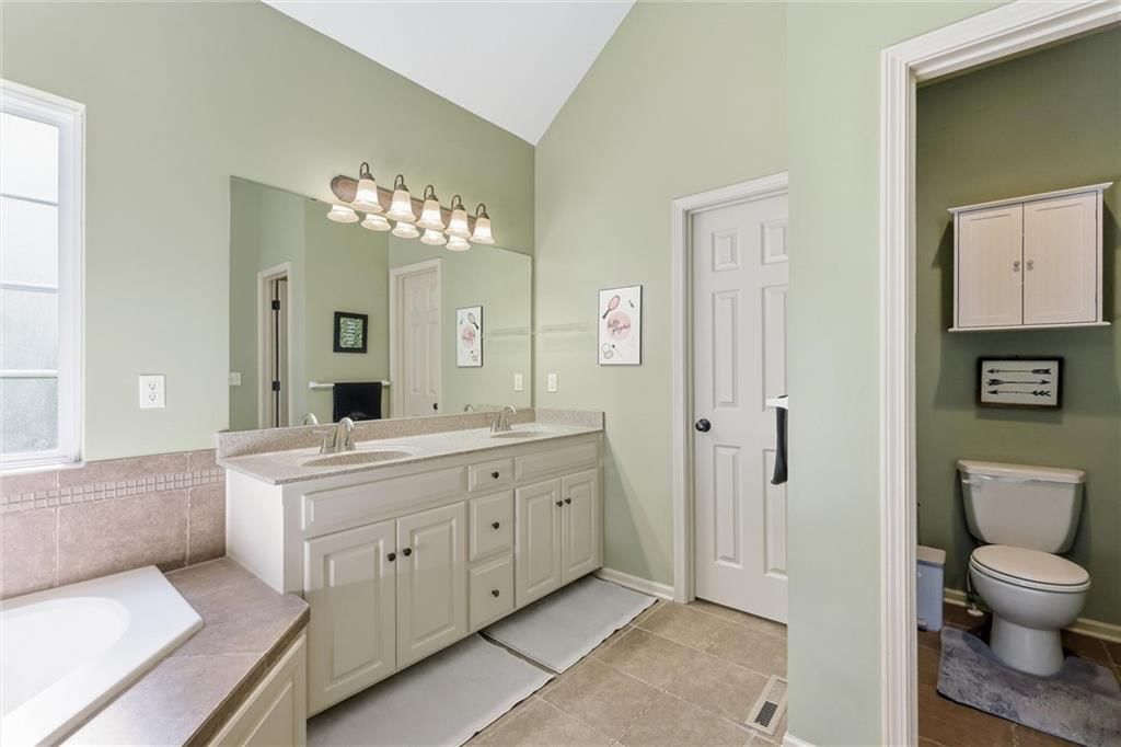 Photo 20 of 50, 9451 N Adrian Avenue, Kansas City, MO 64154