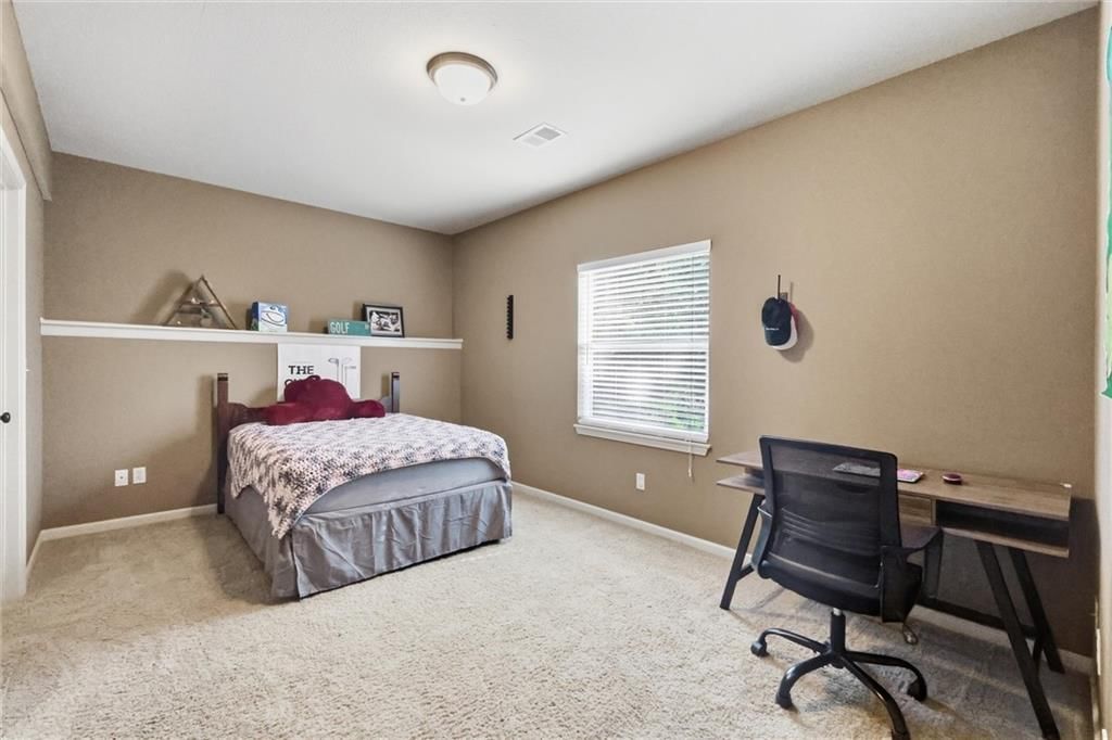 Photo 25 of 50 - 9451 N Adrian Avenue, Kansas City, MO 64154