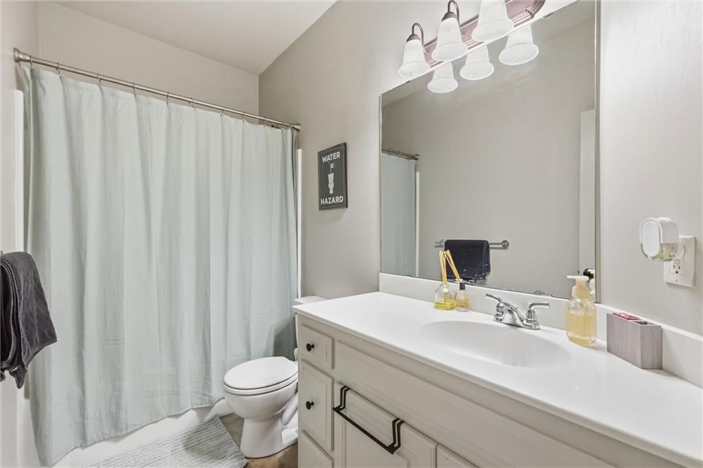 Photo 29 of 50 - 9451 N Adrian Avenue, Kansas City, MO 64154