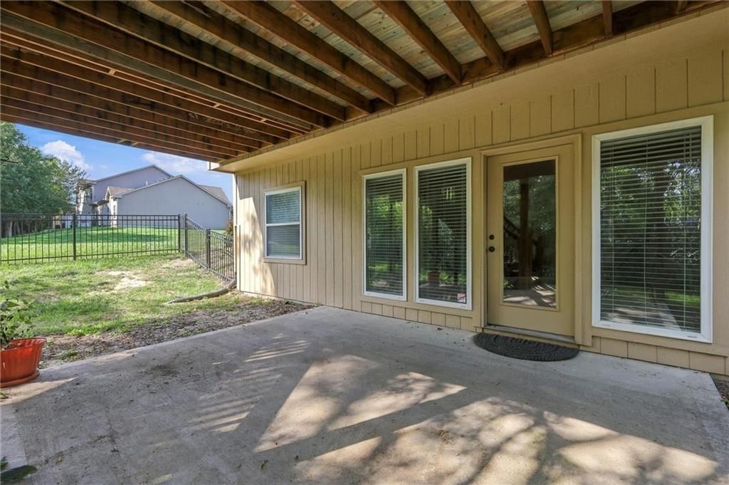 Photo 38 of 50 - 9451 N Adrian Avenue, Kansas City, MO 64154