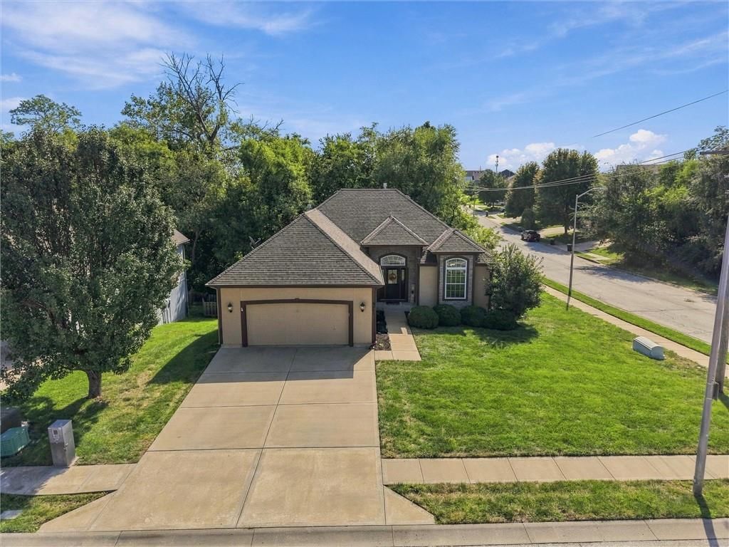 Photo 44 of 50 - 9451 N Adrian Avenue, Kansas City, MO 64154