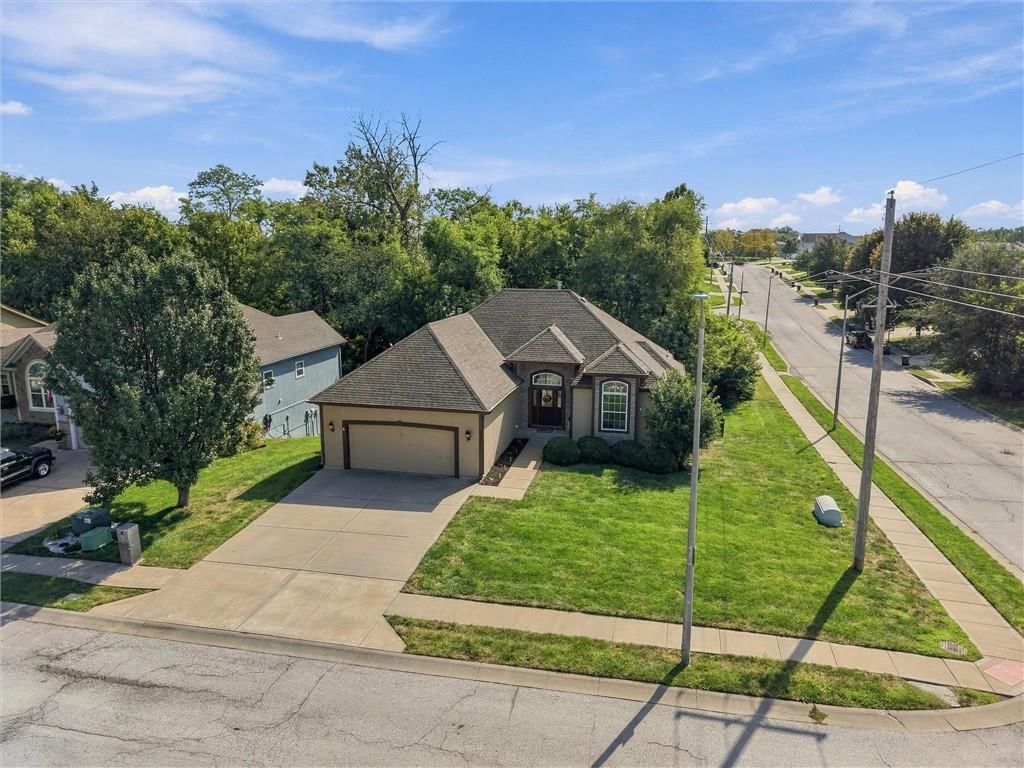 Photo 45 of 50 - 9451 N Adrian Avenue, Kansas City, MO 64154