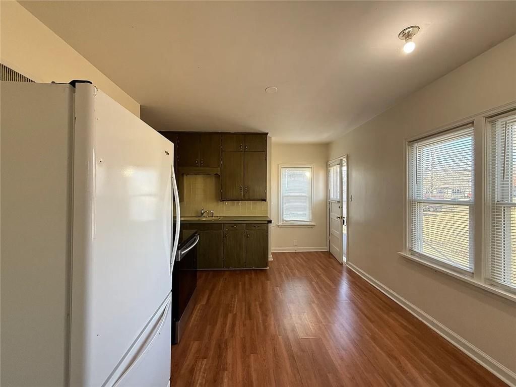 231 W 4th Street — photo 4