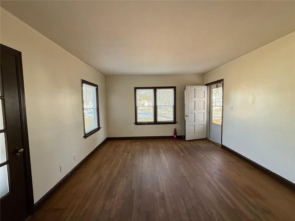 231 W 4th Street — photo 16