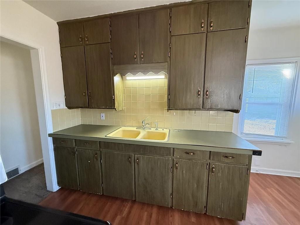 231 W 4th Street — photo 17