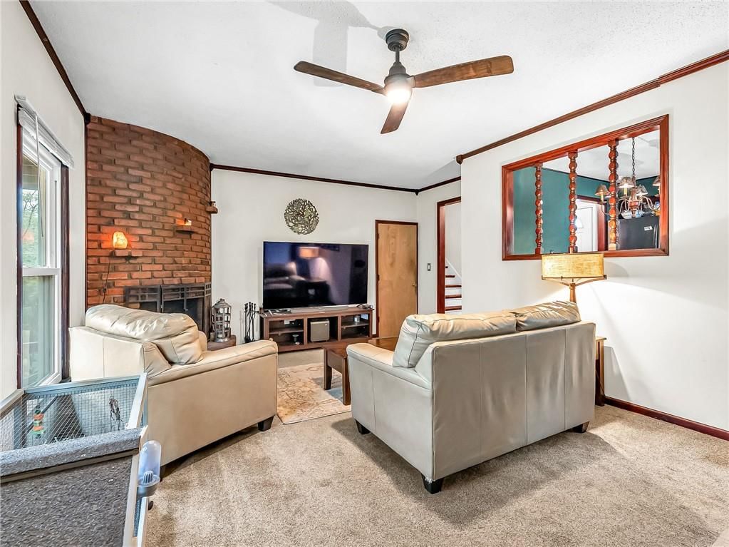 Photo 7 of 20 - 6732 NW Hidden Valley Road, Parkville, MO 64152