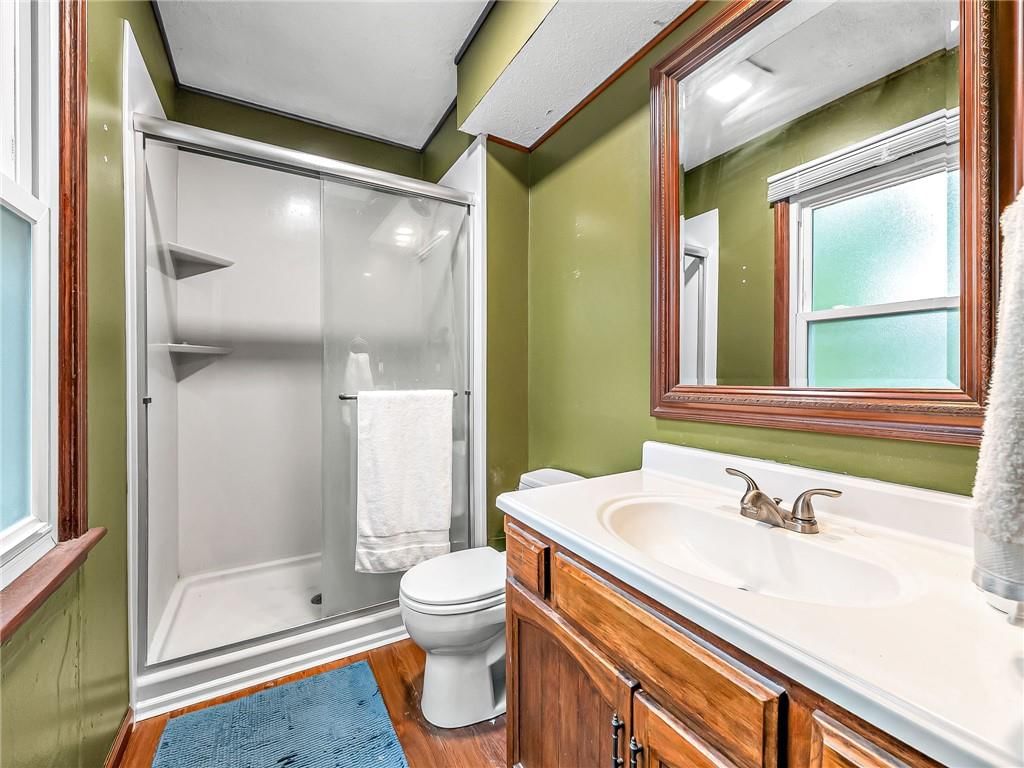 Photo 14 of 20, 6732 NW Hidden Valley Road, Parkville, MO 64152