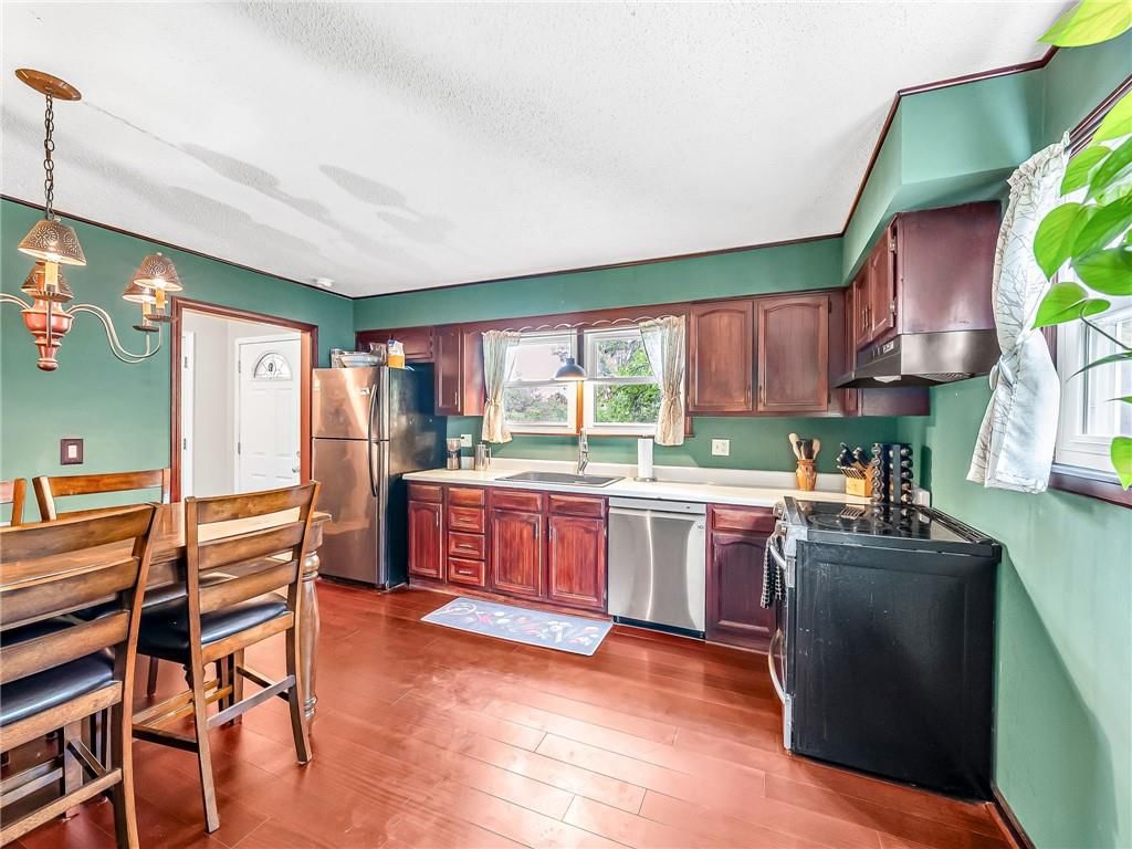 6732 NW Hidden Valley Road, Parkville, MO: listing photo 2