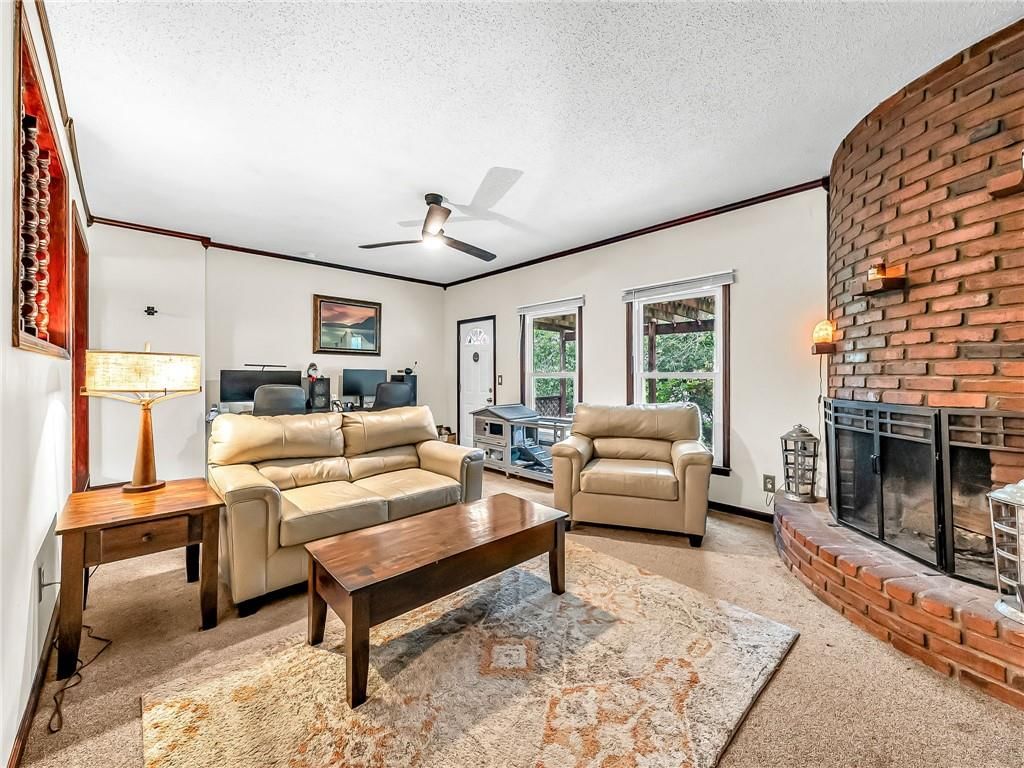 Photo 8 of 20, 6732 NW Hidden Valley Road, Parkville, MO 64152