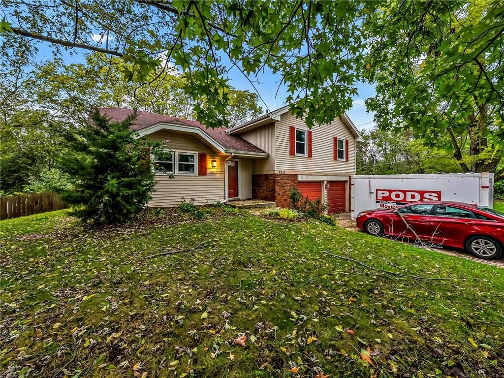 6732 NW Hidden Valley Road, Parkville, MO