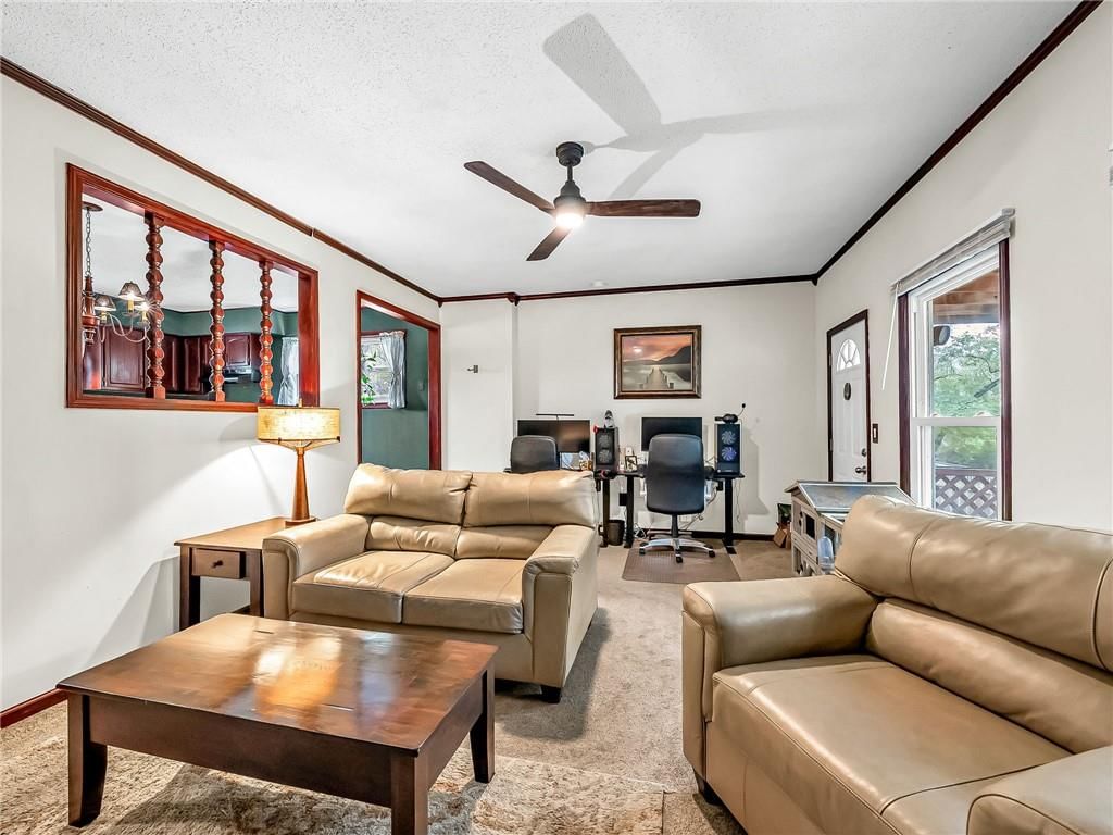 Photo 9 of 20 - 6732 NW Hidden Valley Road, Parkville, MO 64152