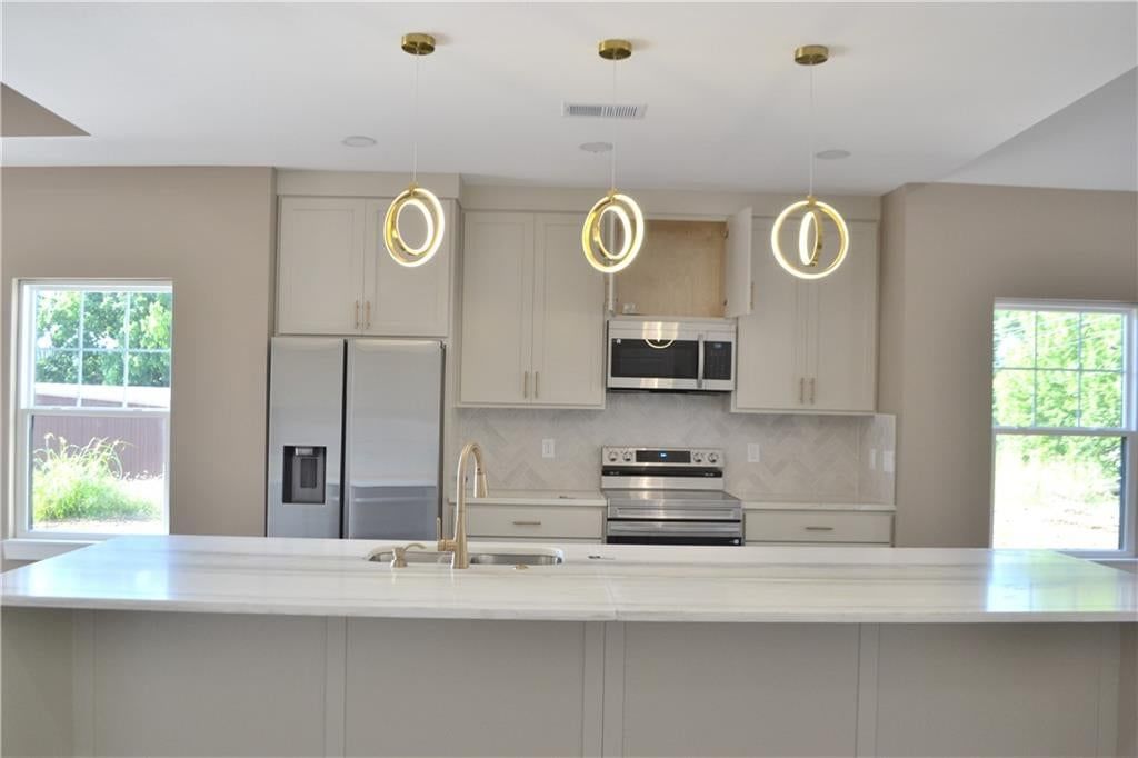 Photo 6 of 81 - 1619 N 55th Street, Kansas City, KS 66102