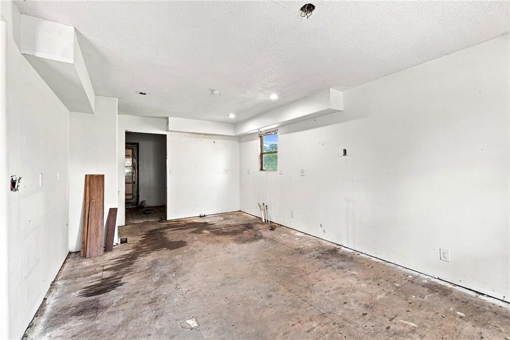 25791 Columbia Road — photo 8