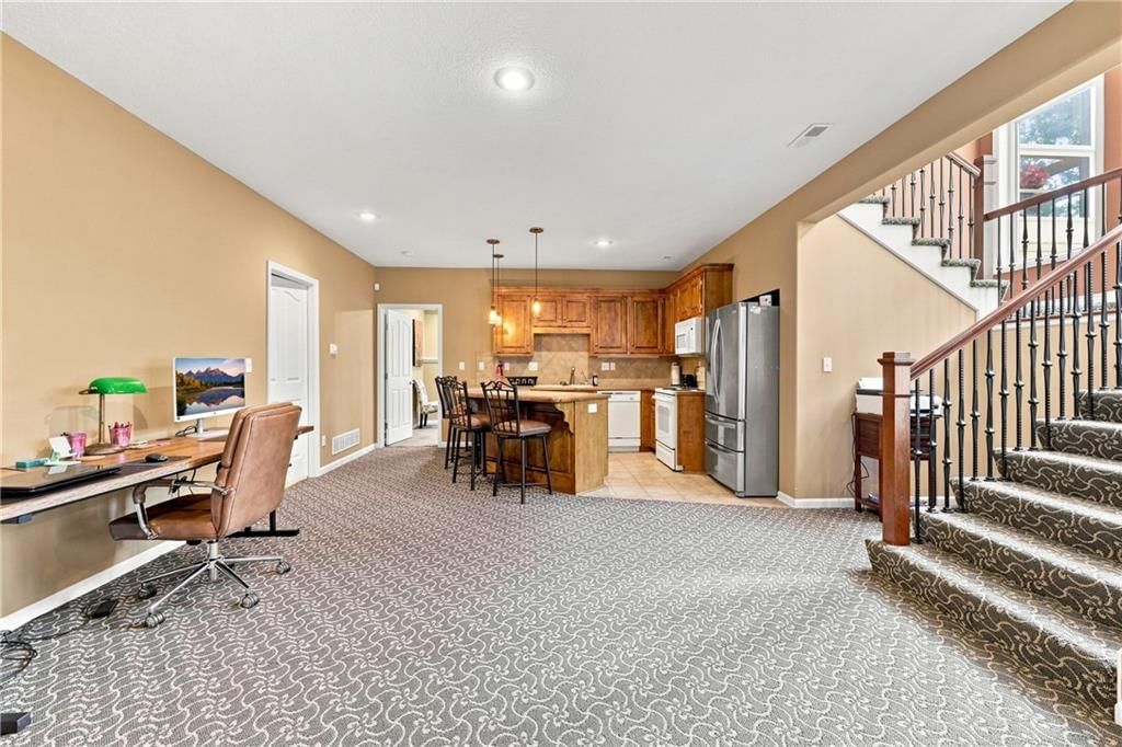 6833 Woodside Avenue — photo 22
