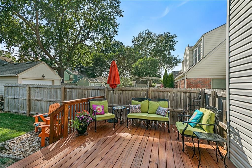 421 E 74th Terrace — photo 39