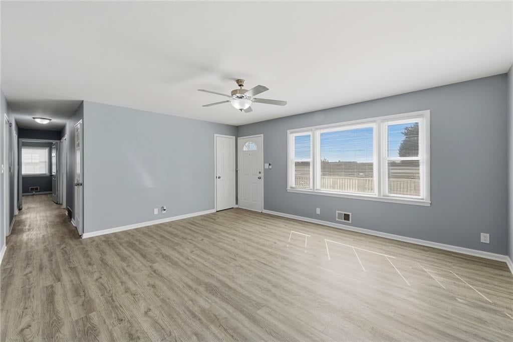 Photo 8 of 26 - 10004 E 38th Terrace, Kansas City, MO 64133