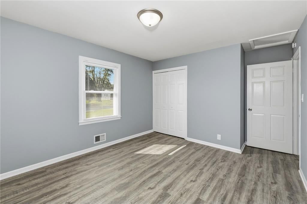 Photo 13 of 26 - 10004 E 38th Terrace, Kansas City, MO 64133