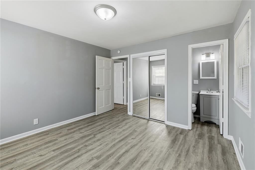 Photo 16 of 26 - 10004 E 38th Terrace, Kansas City, MO 64133