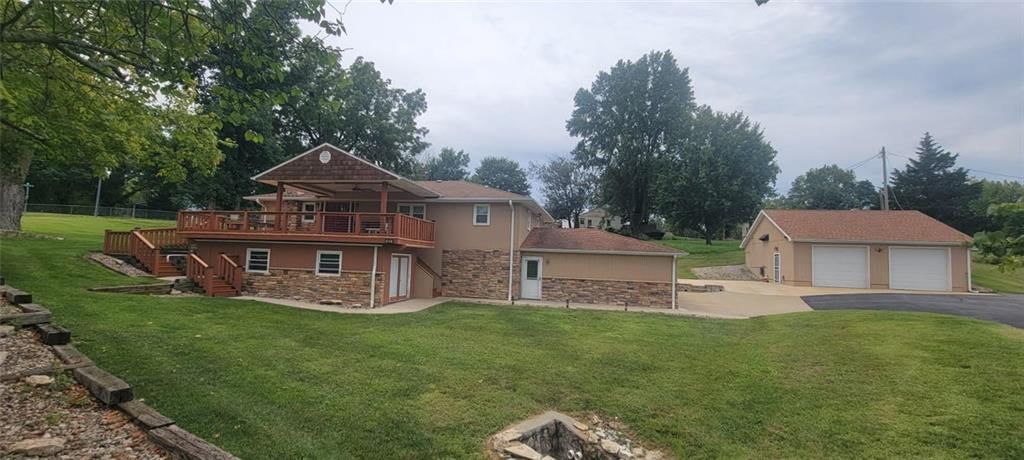 5001 NW High Drive, Riverside, MO: listing photo 3