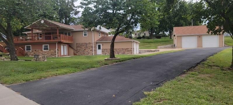 Photo 4 of 37 - 5001 NW High Drive, Riverside, MO 64150