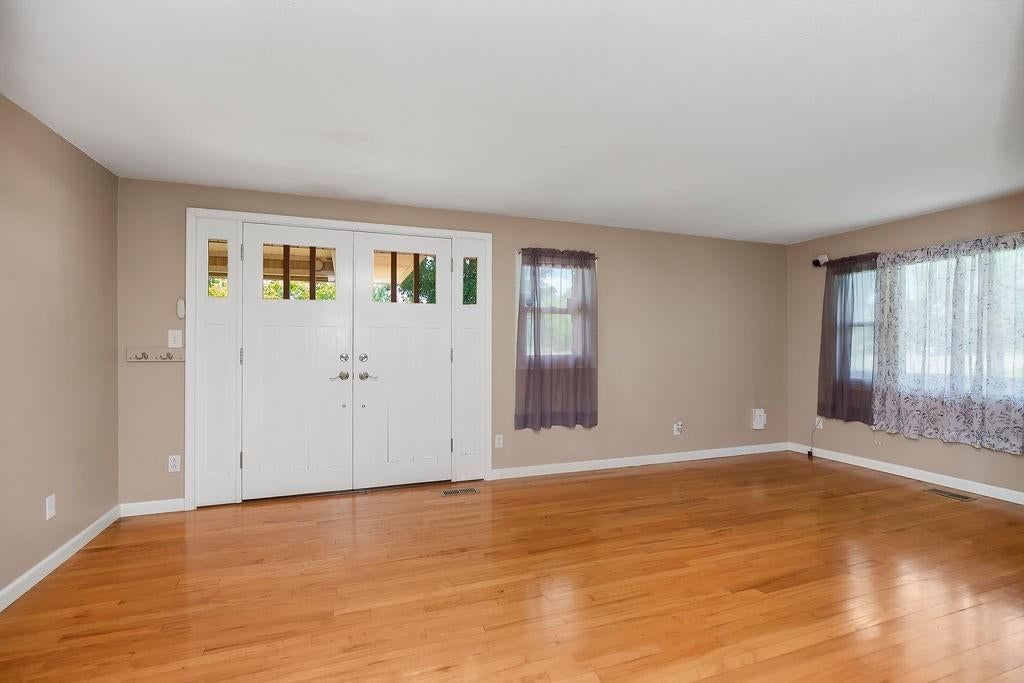 Photo 8 of 37 - 5001 NW High Drive, Riverside, MO 64150