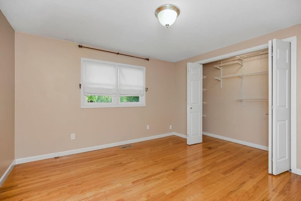 Photo 16 of 37 - 5001 NW High Drive, Riverside, MO 64150