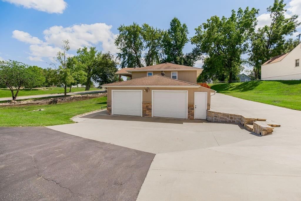 Photo 30 of 37 - 5001 NW High Drive, Riverside, MO 64150