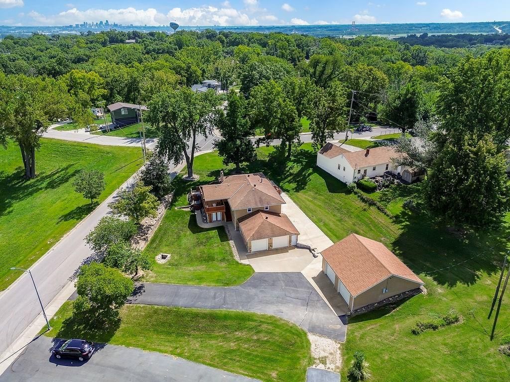 Photo 33 of 37 - 5001 NW High Drive, Riverside, MO 64150