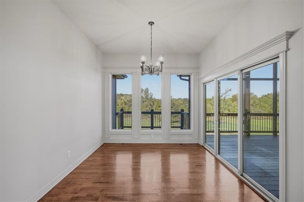 Wall of windows at 22702 E 41st Terrace, Independence, MO 64015