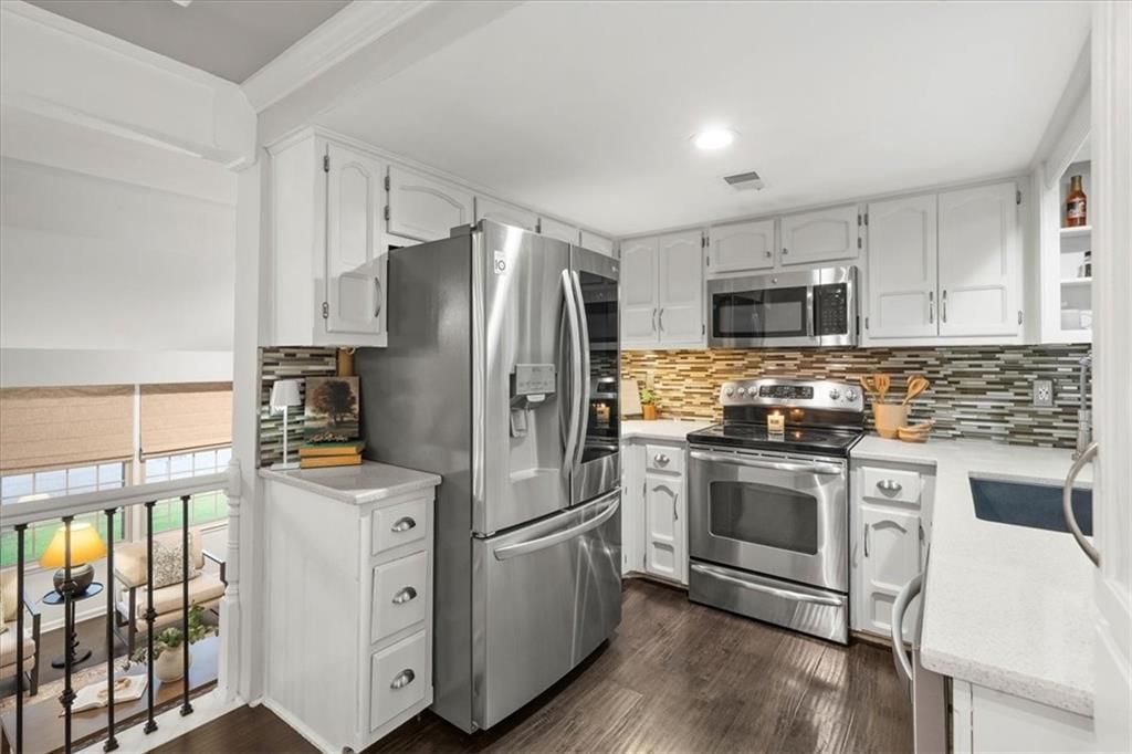 9410 Greenway Lane — photo 11