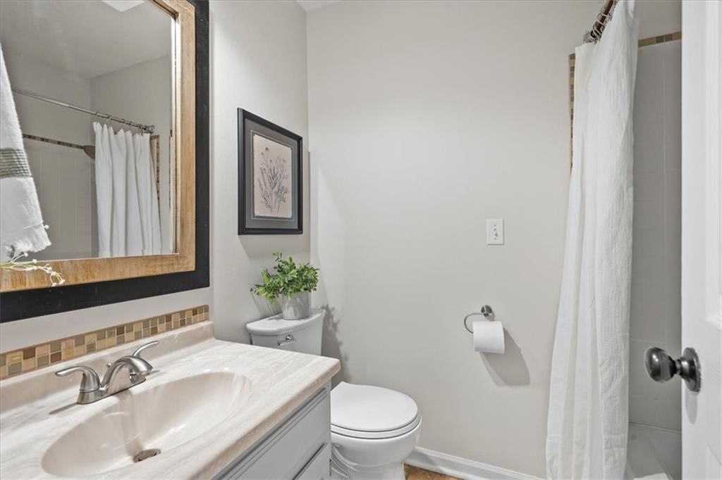 9410 Greenway Lane — photo 13