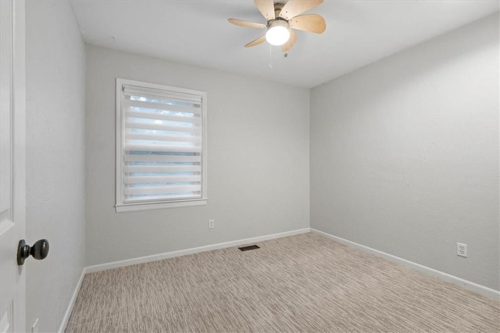 9410 Greenway Lane — photo 14