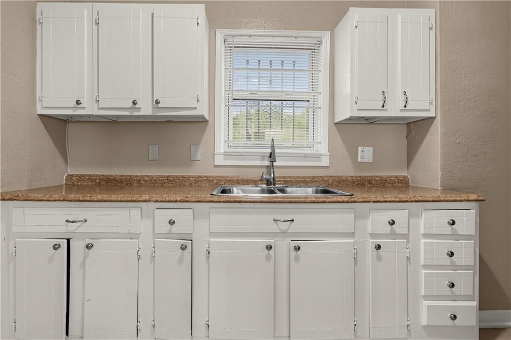 3005 E 32nd Street — photo 17