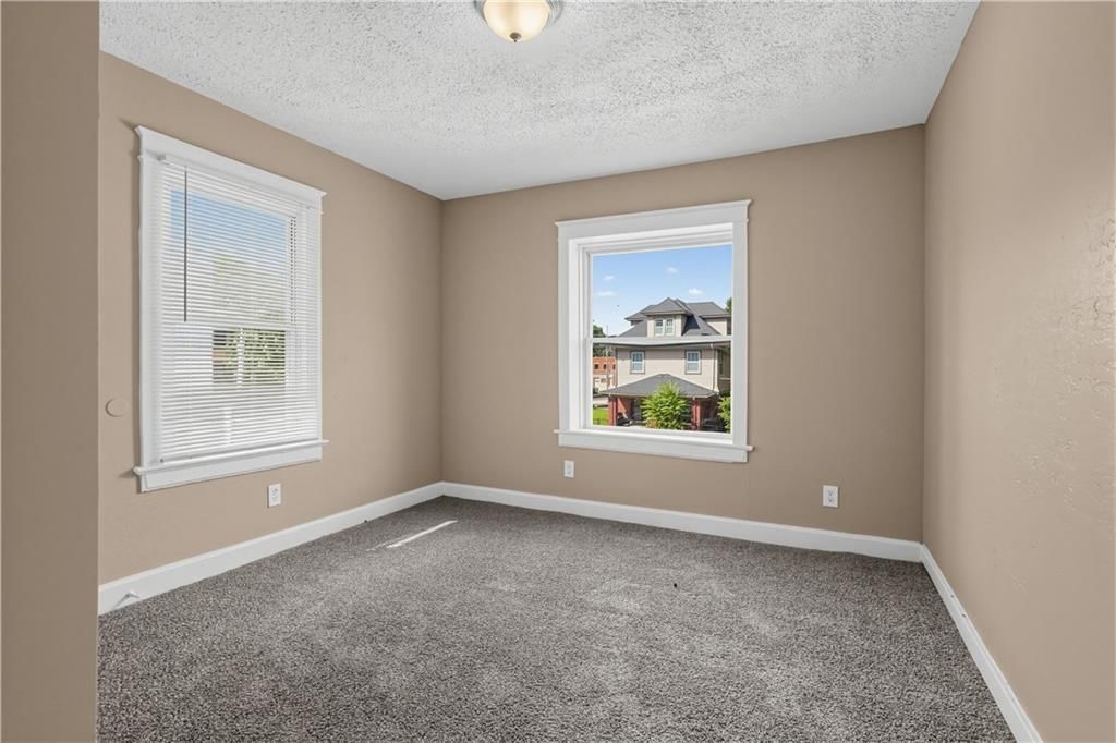 3005 E 32nd Street — photo 23
