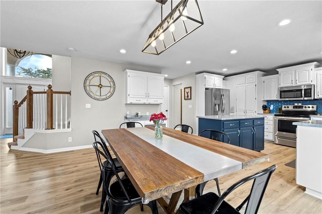 Photo 12 of 46 - 9924 N Marsh Avenue, Kansas City, MO 64157